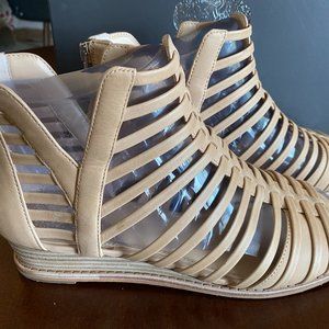 Vince Camuto Revey Gladiator Sandal, size 9.5